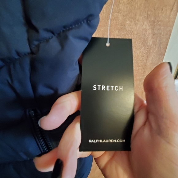 Lauren Ralph Lauren NWT. CHEVRON HOODED PUFF NAVY STRETCH VEST. SMALL - Picture 4 of 10